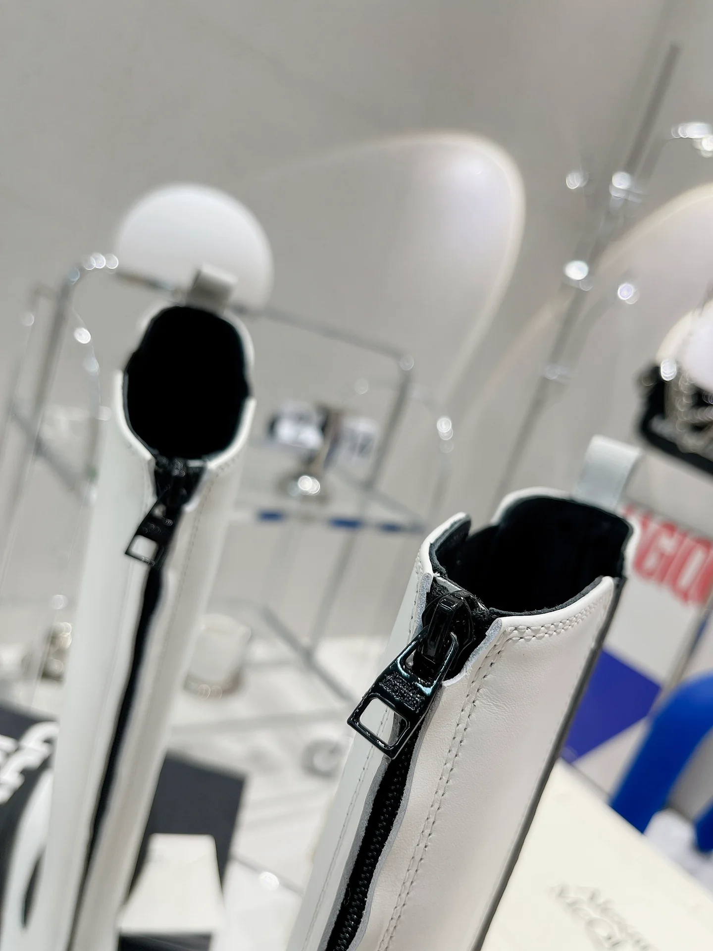 Коллекция McQueen 2022 года с подиума - Длинные сапоги - 1