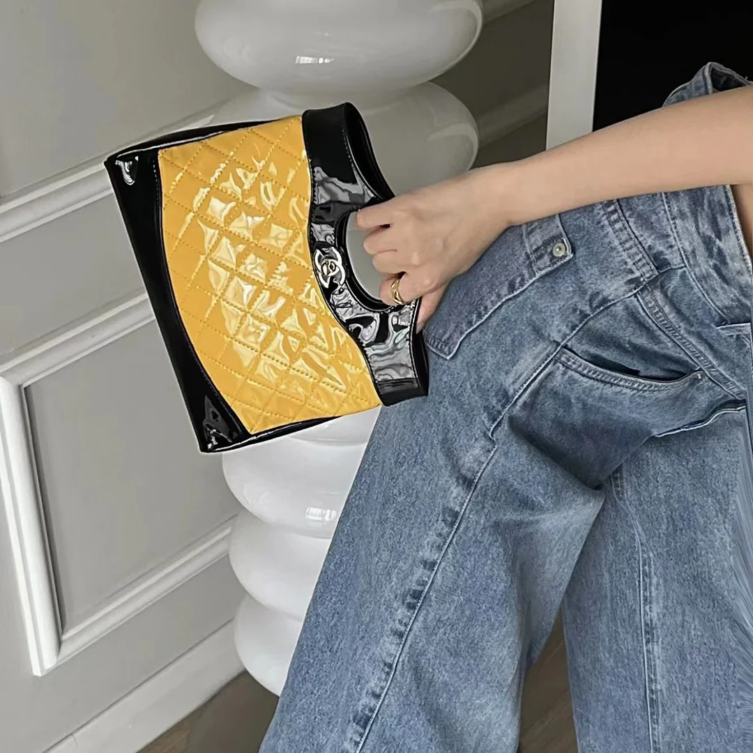 Коллекция Chanel Pre-Fall 2023 - сумка 31bag - черно-желтая - мини
