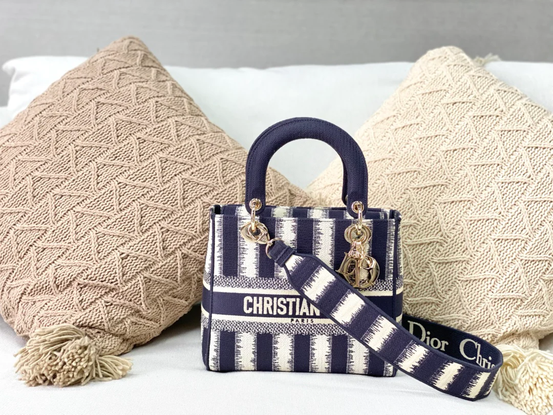 Сумка Dior Lady D Lite - вышивка на холсте - синяя полоска