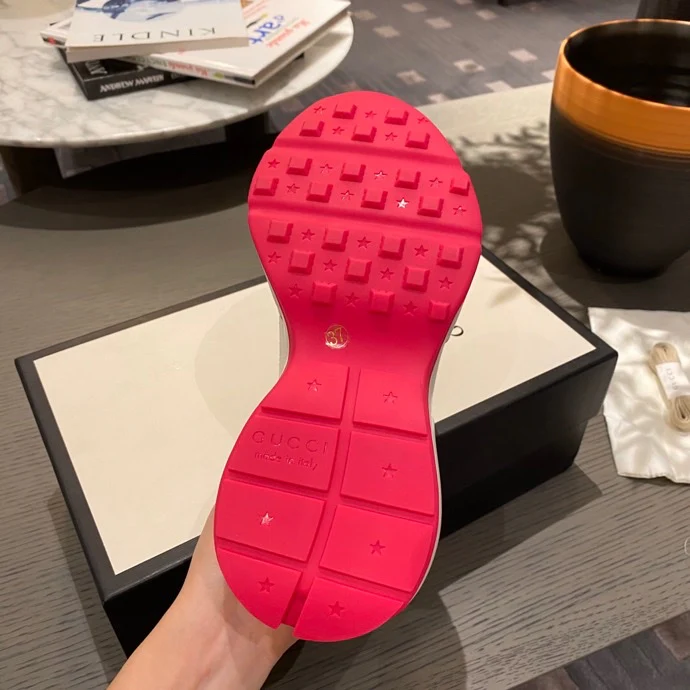 Массивные кроссовки Gucci — модель унисекс.