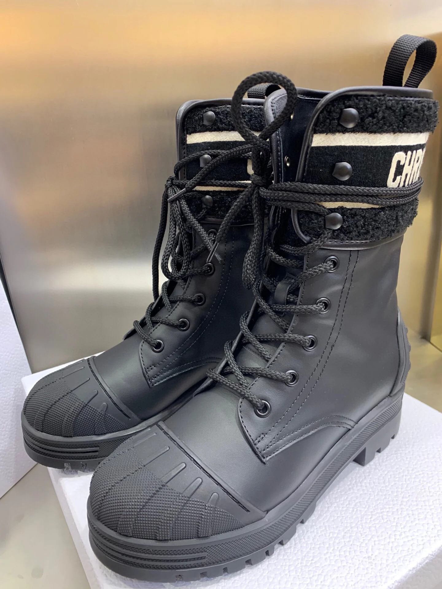 Ботильоны Dior d-major Martin из шерсти с вышитым логотипом в стиле колор-блок, круглым носком, черные.