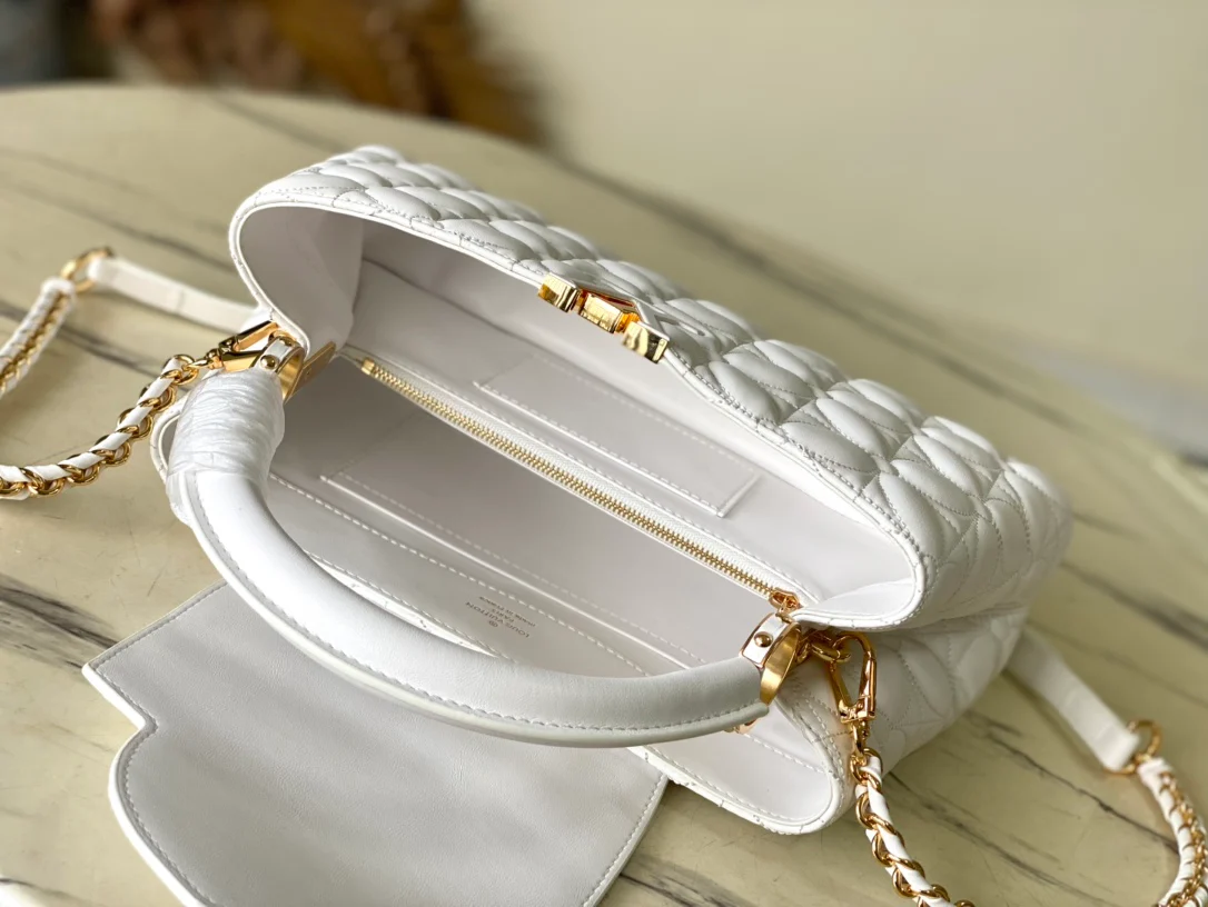 LV - Маленькая сумка с цепочкой в ??виде белого клевера - Белая