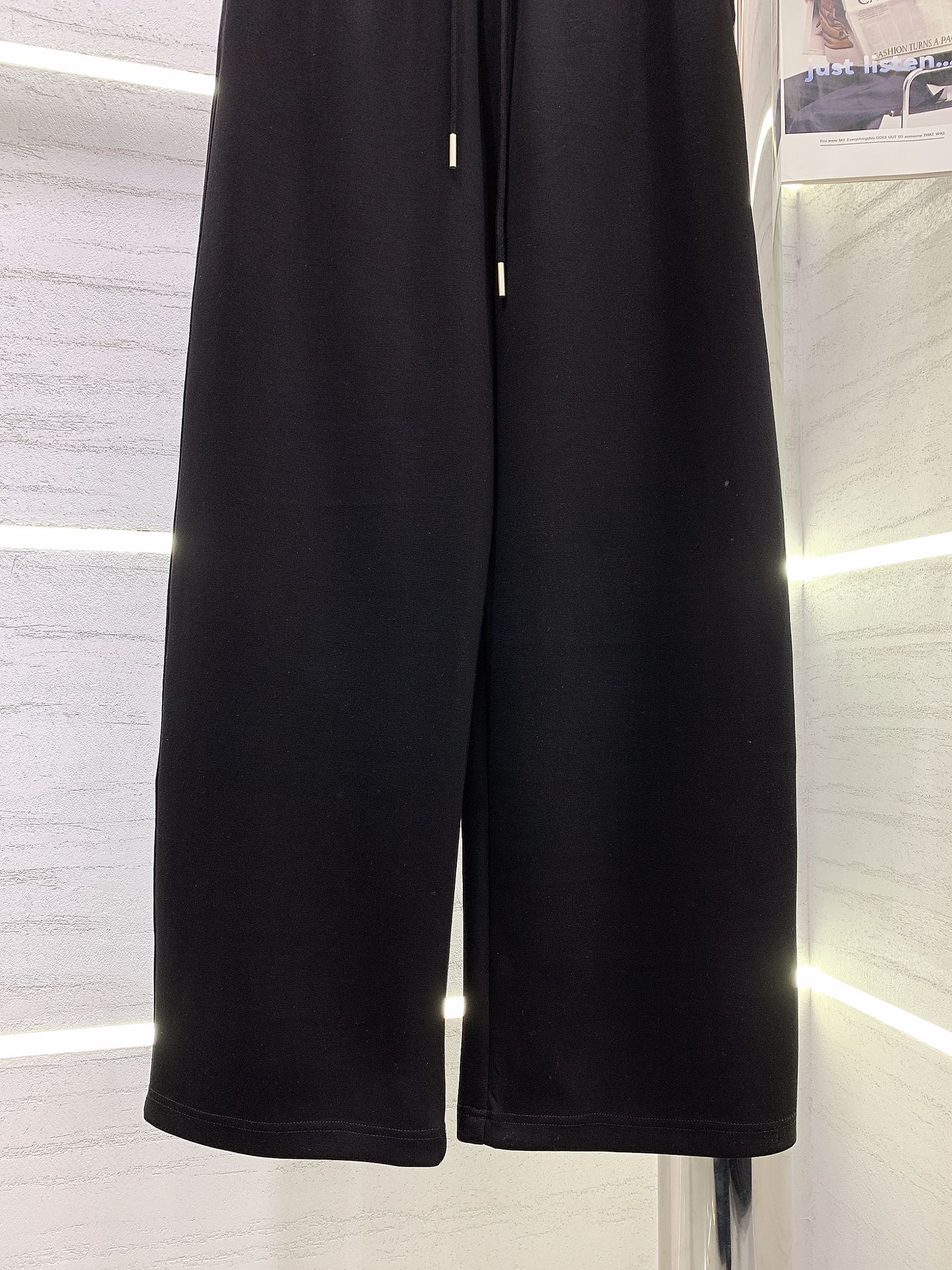 Новые широкие брюки Chanel 2403 с металлизированной биркой в ??клетку 