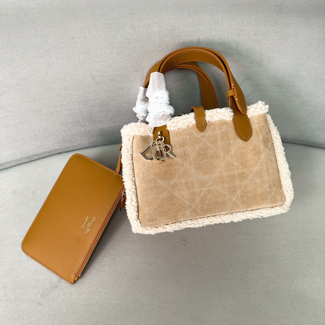 Новые поступления зимней коллекции Dior - Toujours - Маленький размер - Замша - Карамельный цвет