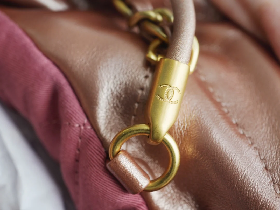 Chanel - Новая сумка 22 - Розовое золото