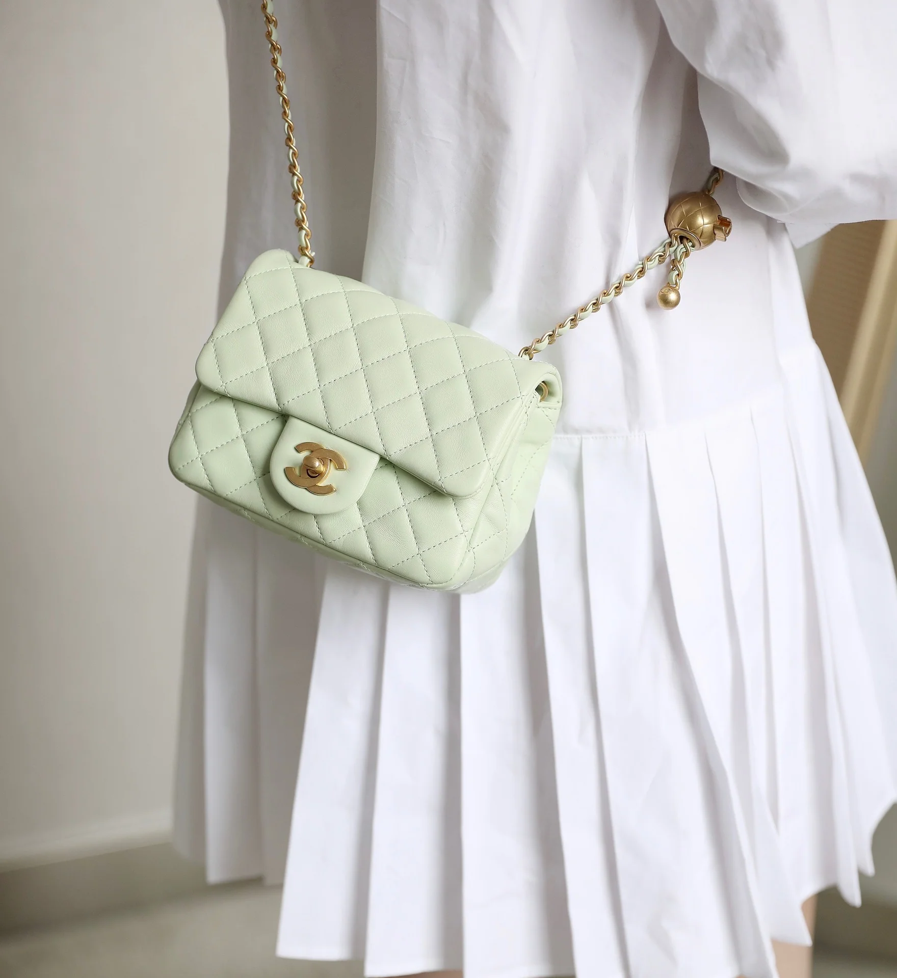 Chanel - Сумка-клатч Golden Globe Square Flap Bag - 18 см - Овечья кожа - 2 шт.