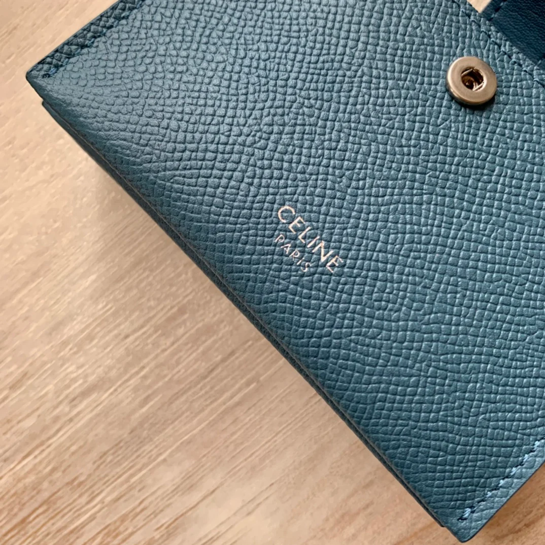 Celine 粒面牛皮风琴卡包