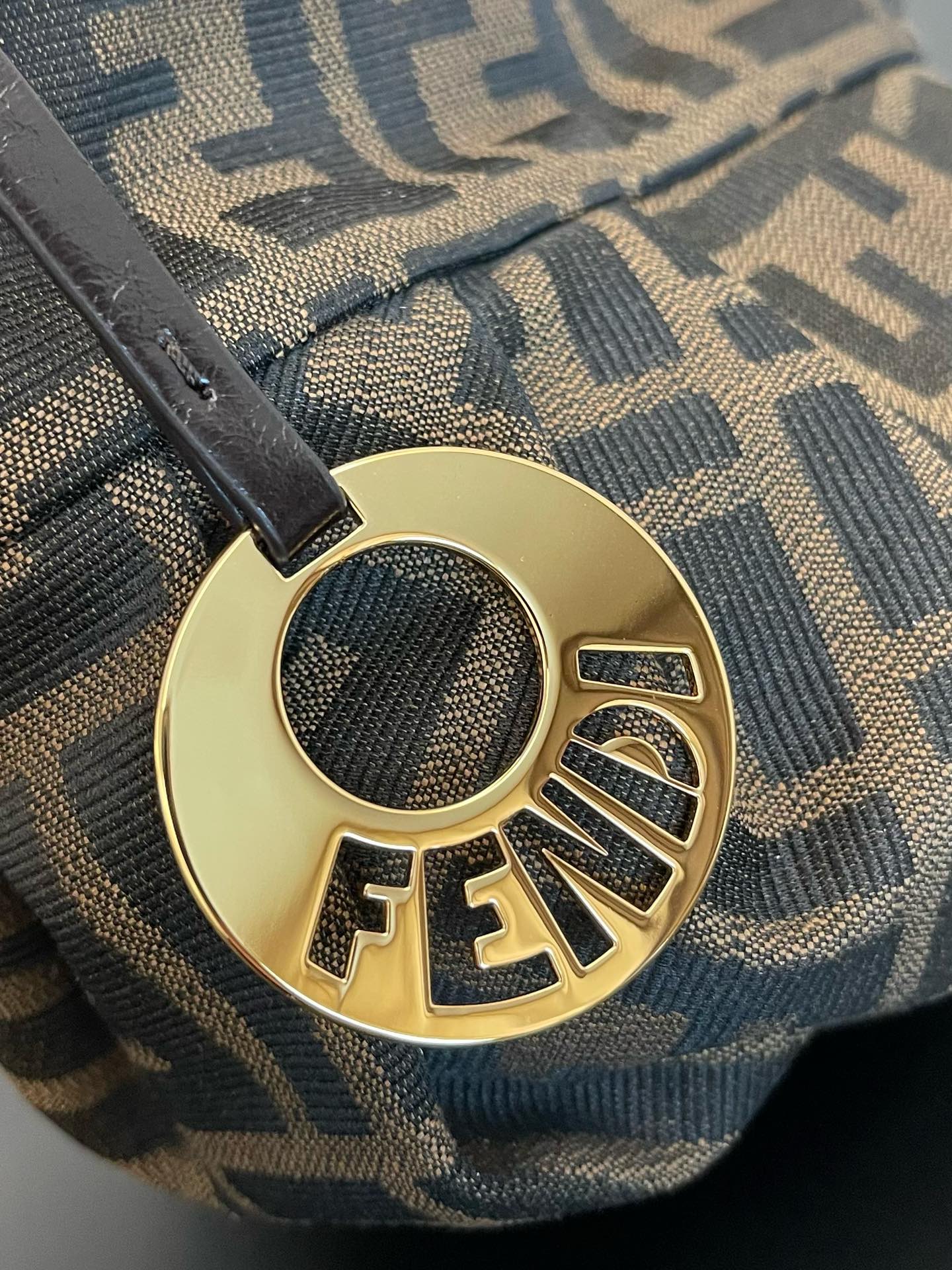 Маленькая винтажная сумка Fendi Monogram Ingot