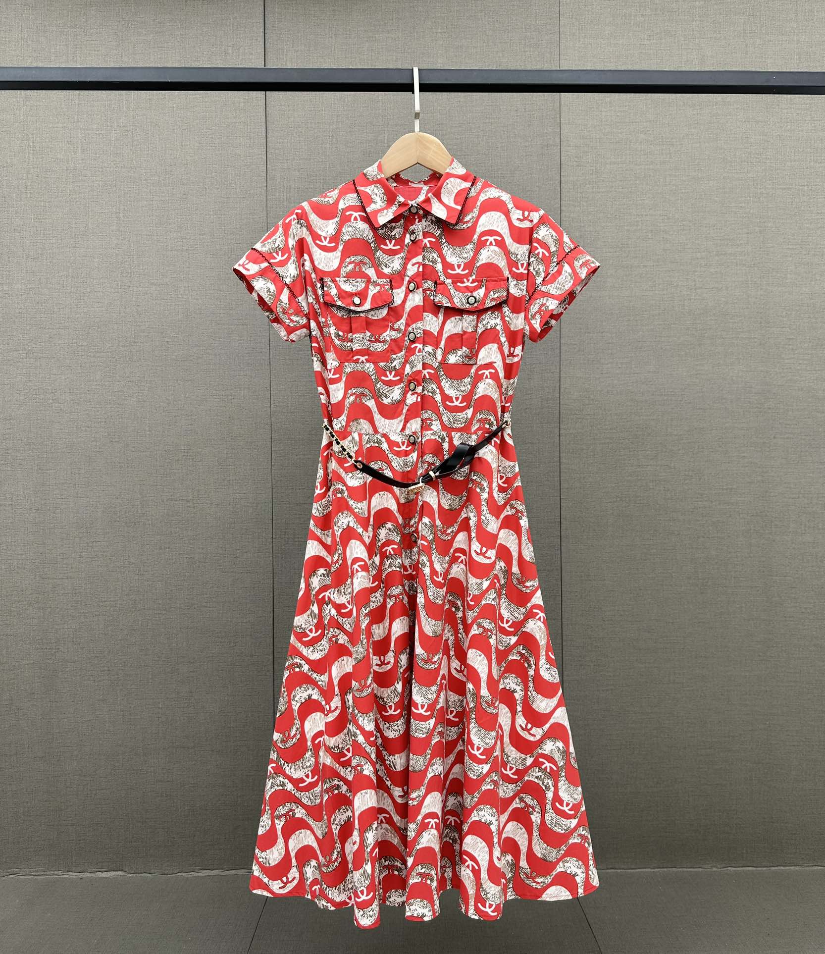 Chanel 2403 - Платье с культовым логотипом по всей поверхности - Розовое