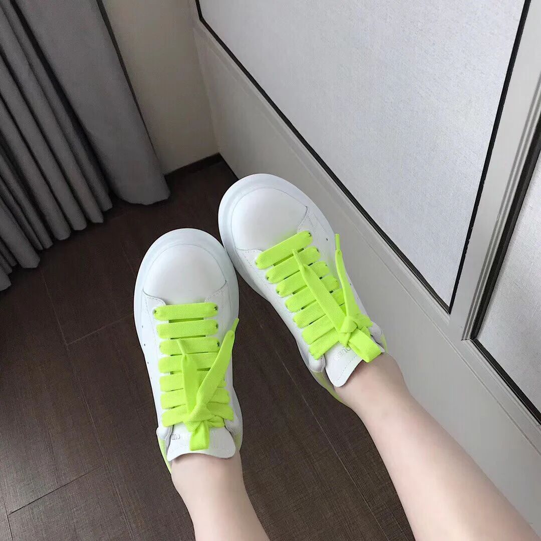 Белые кроссовки McQueen — разные цвета