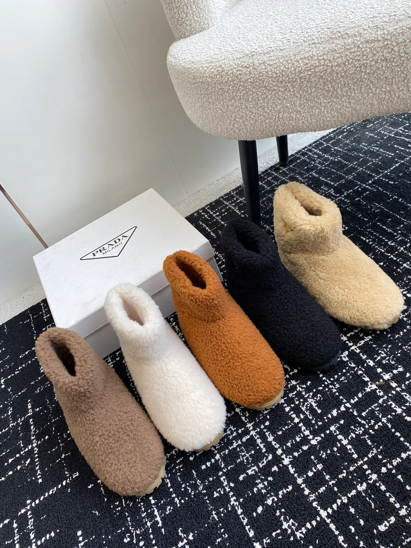 Шерстяные сапоги Miu Miu 2024 — изображение коллекции