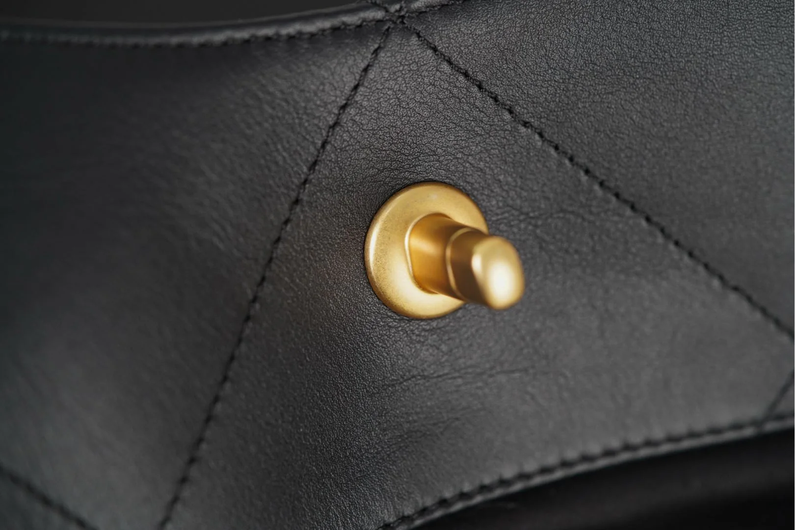 Маленькая сумка Chanel 25stote - черная