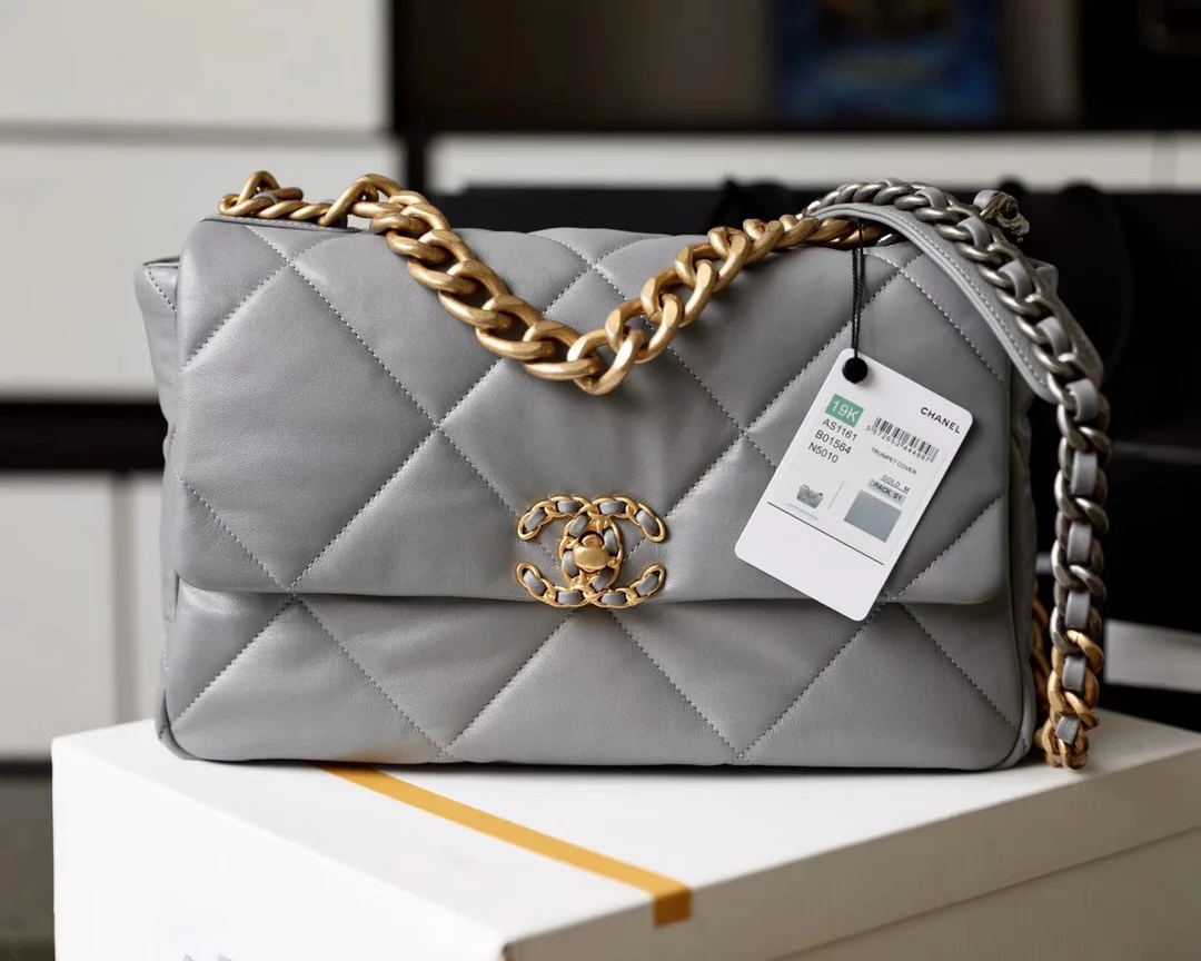 Сумка Chanel 19 — средне-серый
