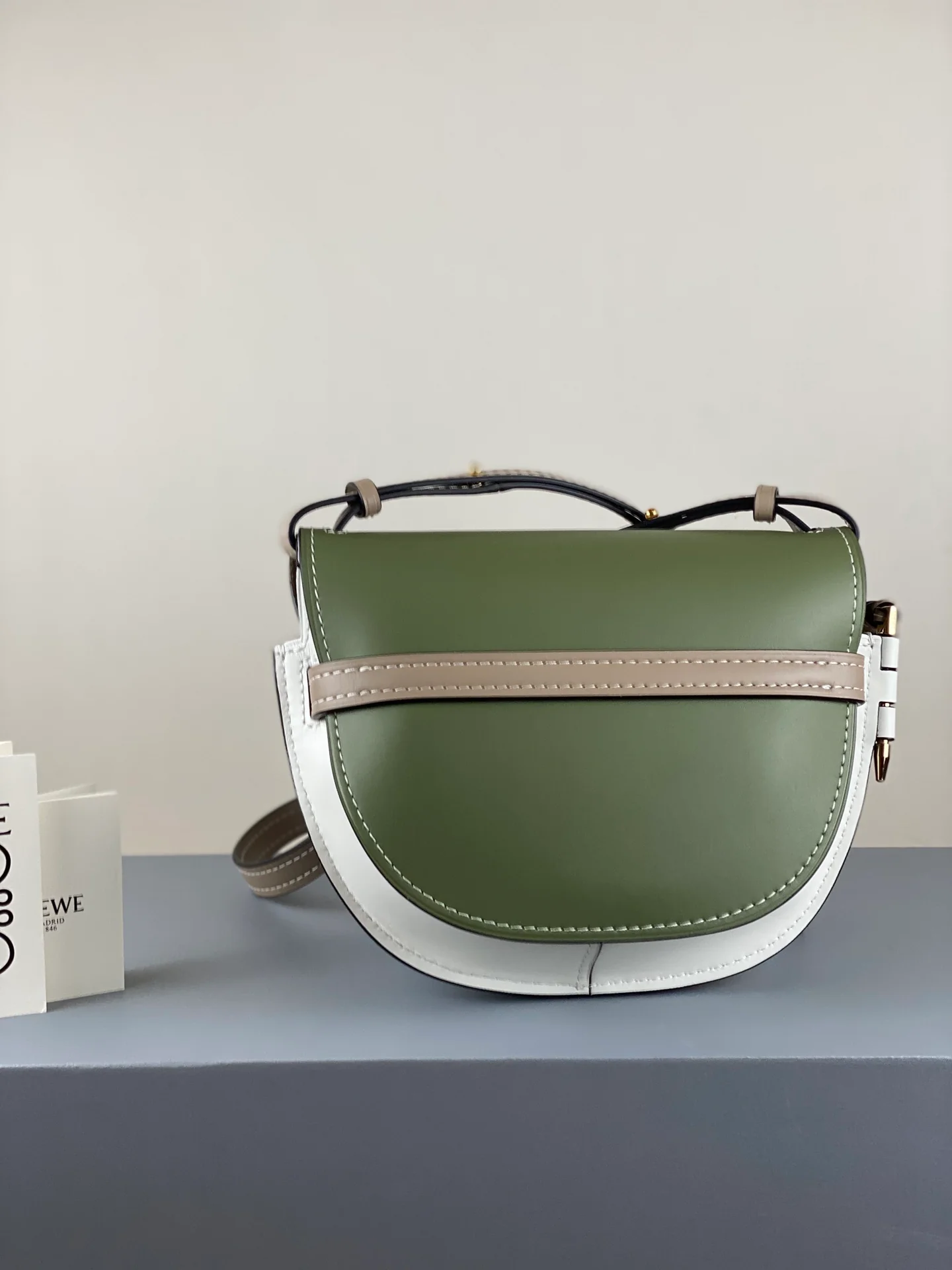 Loewe-gate-small-20x19x11-5-cm-8