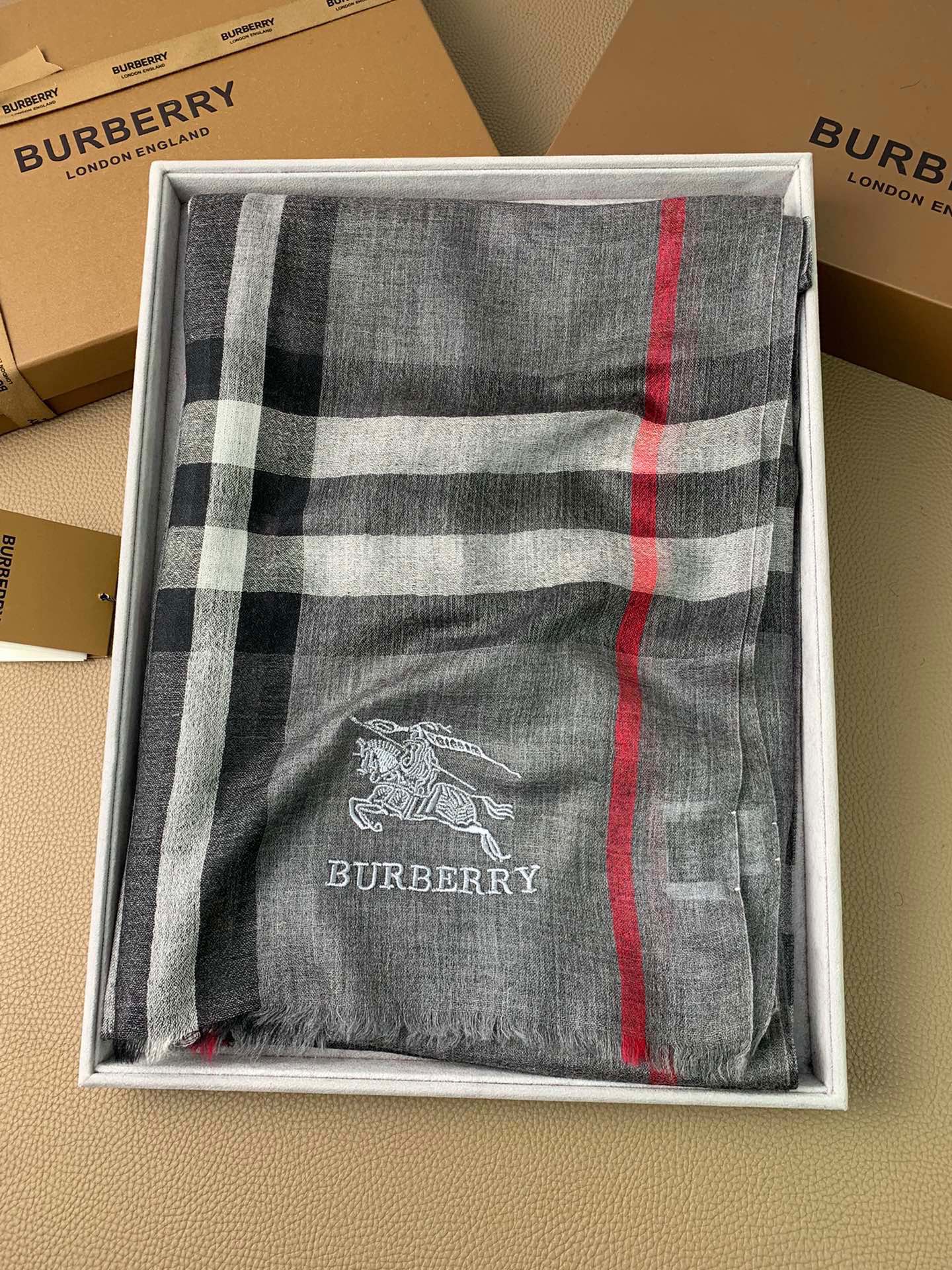 Кашемировый клетчатый шарф Burberry - Aquatic Cashmere, ультратонкий, 300 нитей - серый