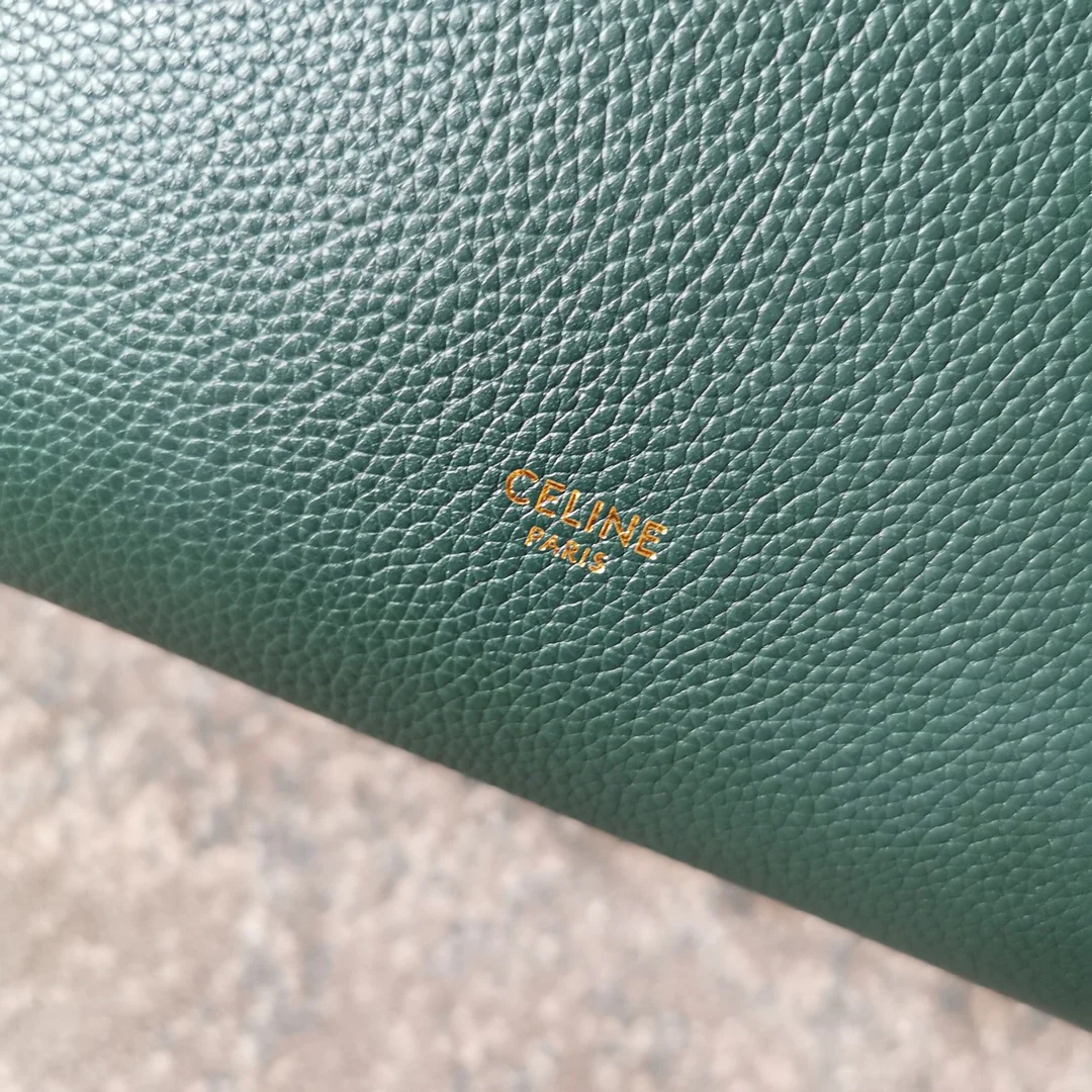 Сумка-ведро Celine Sangle, узор ?Личи?, маленькая, темно-зеленая.