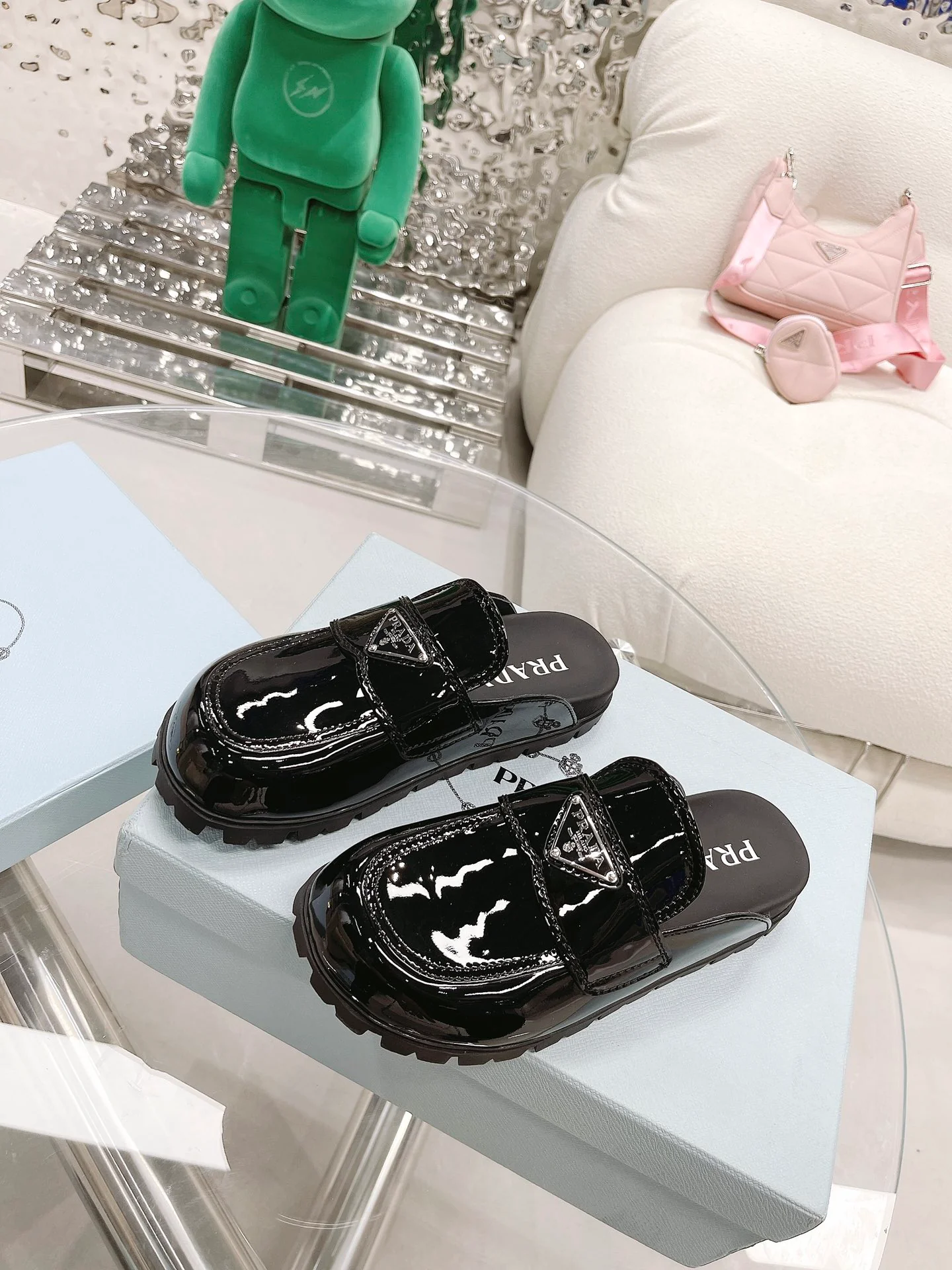 Коллекция Prada 2022 года с подиума - Лоферы на платформе - 1