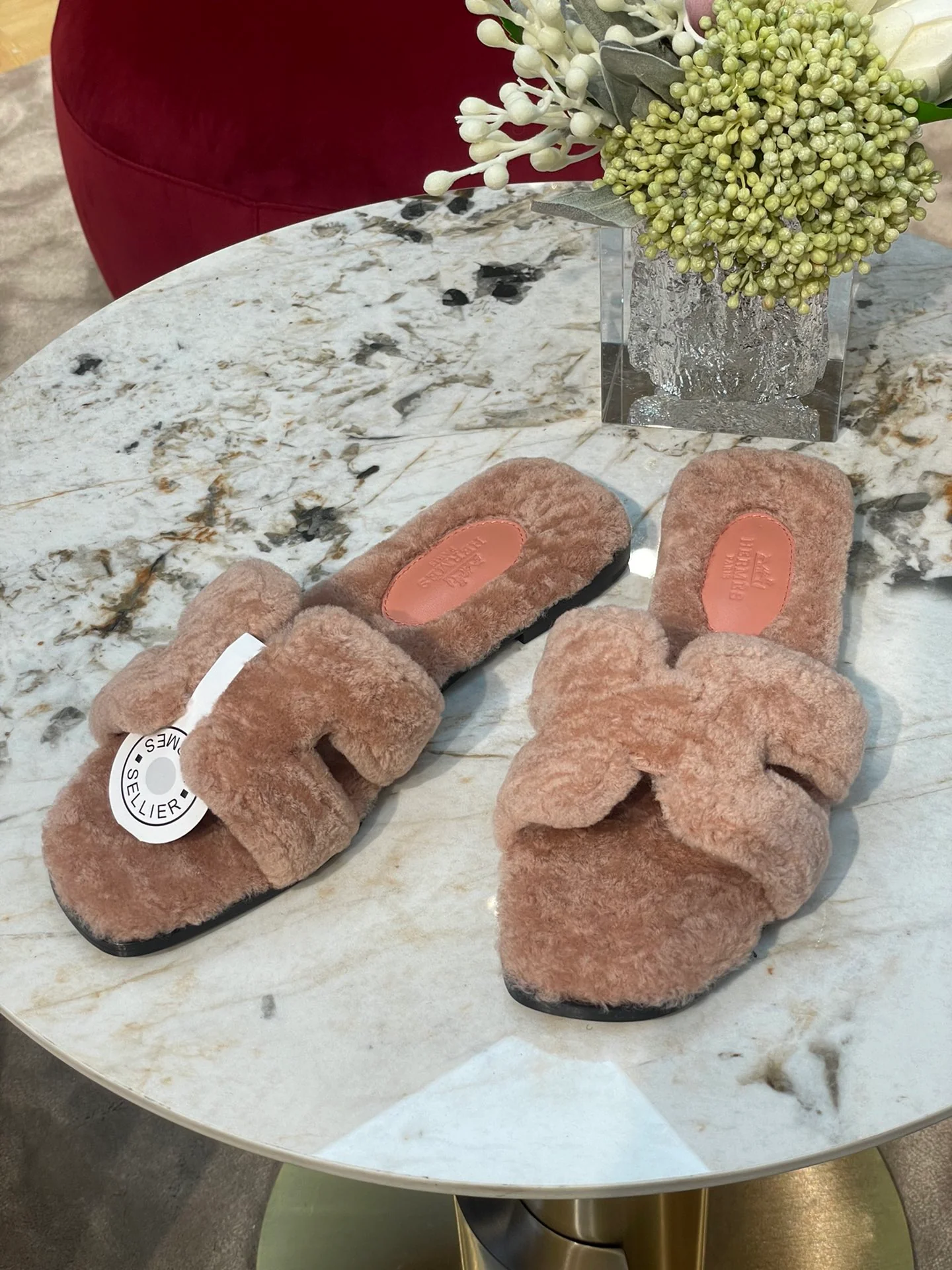 Новинка сезона осень/зима 2022 от Hermes - Туфли-лодочки Oran из овечьей шерсти с ворсом - 1 шт.