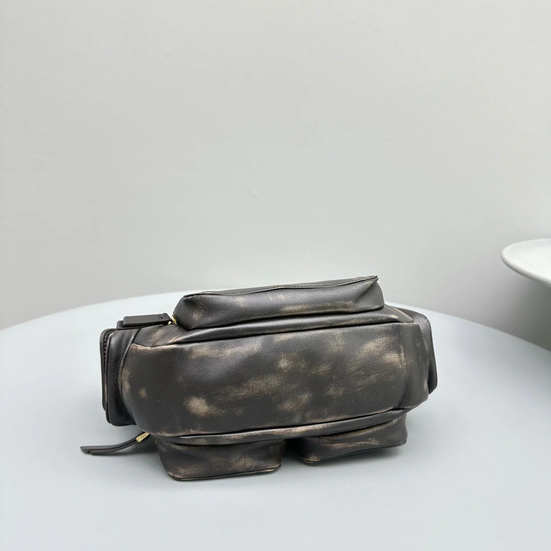 Сумка-карман Miu Miu из кожи наппа — винтажный коричневый