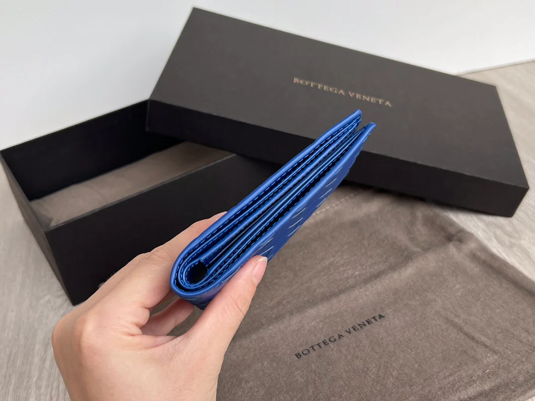 BV-中宽 编织 两折扣短夹 牛皮 11.5x9.5cm