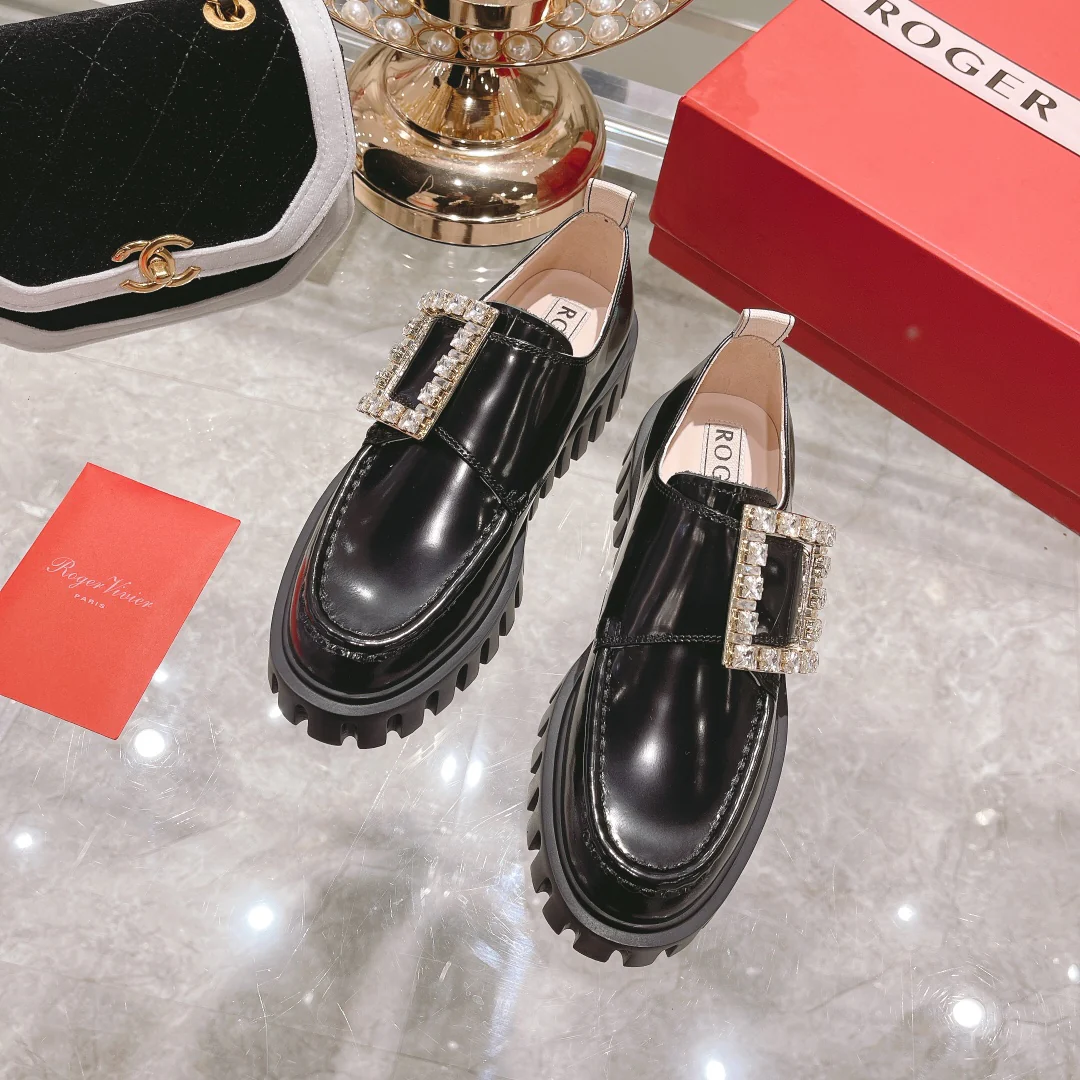 Новинка сезона весна/лето 2022 от RV - Лоферы на платформе - Черные