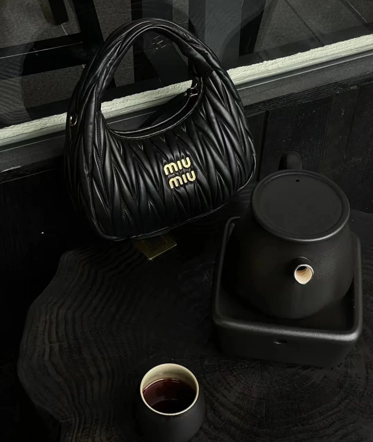 Сумка Miu Miu Wander, маленькая, из овечьей кожи, черная.