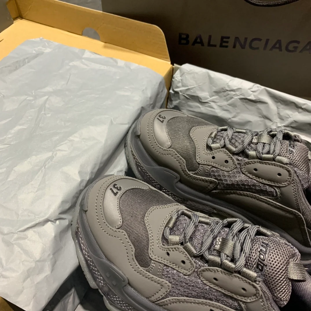 Li Shi - Папины кроссовки - Темно-серые