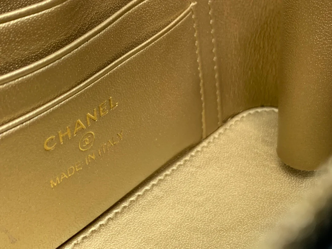 Chanel - Орехово-золотой шар - Квадратная коробка - Черный