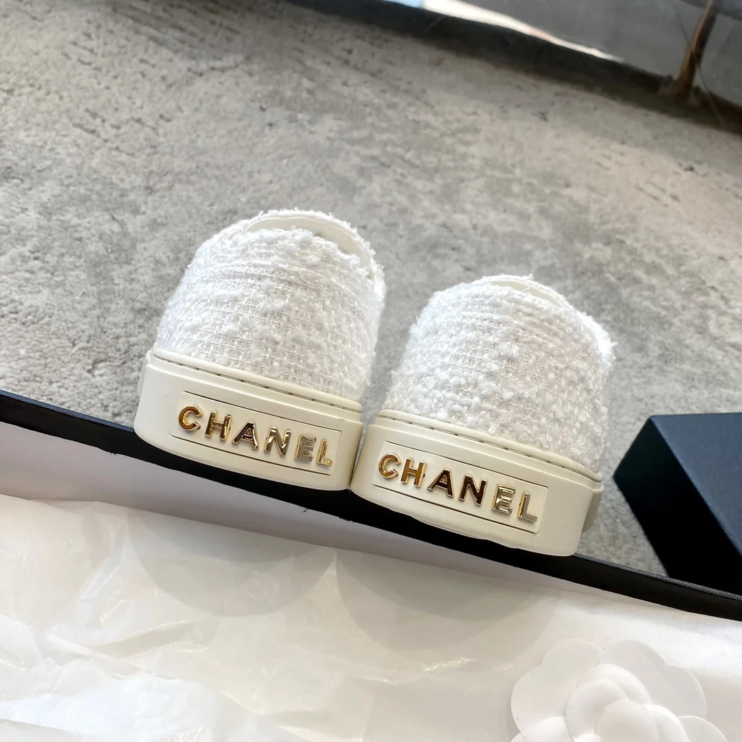 Новинка сезона весна/лето 2023 от Chanel - Кеды в стиле 