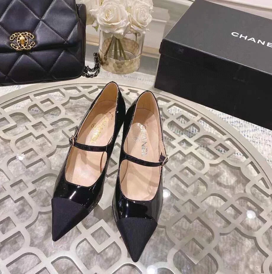 Новинка 2023 года от Chanel - Туфли на танкетке - Черные