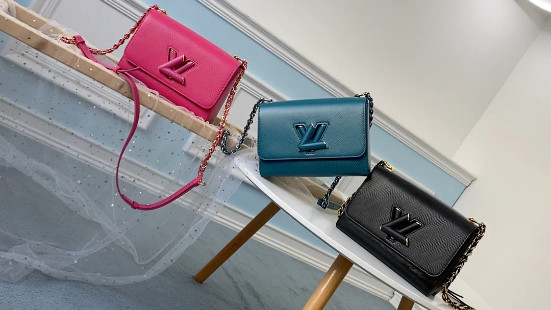 m50282-LV-сумка с витой цепочкой - изображение из коллекции