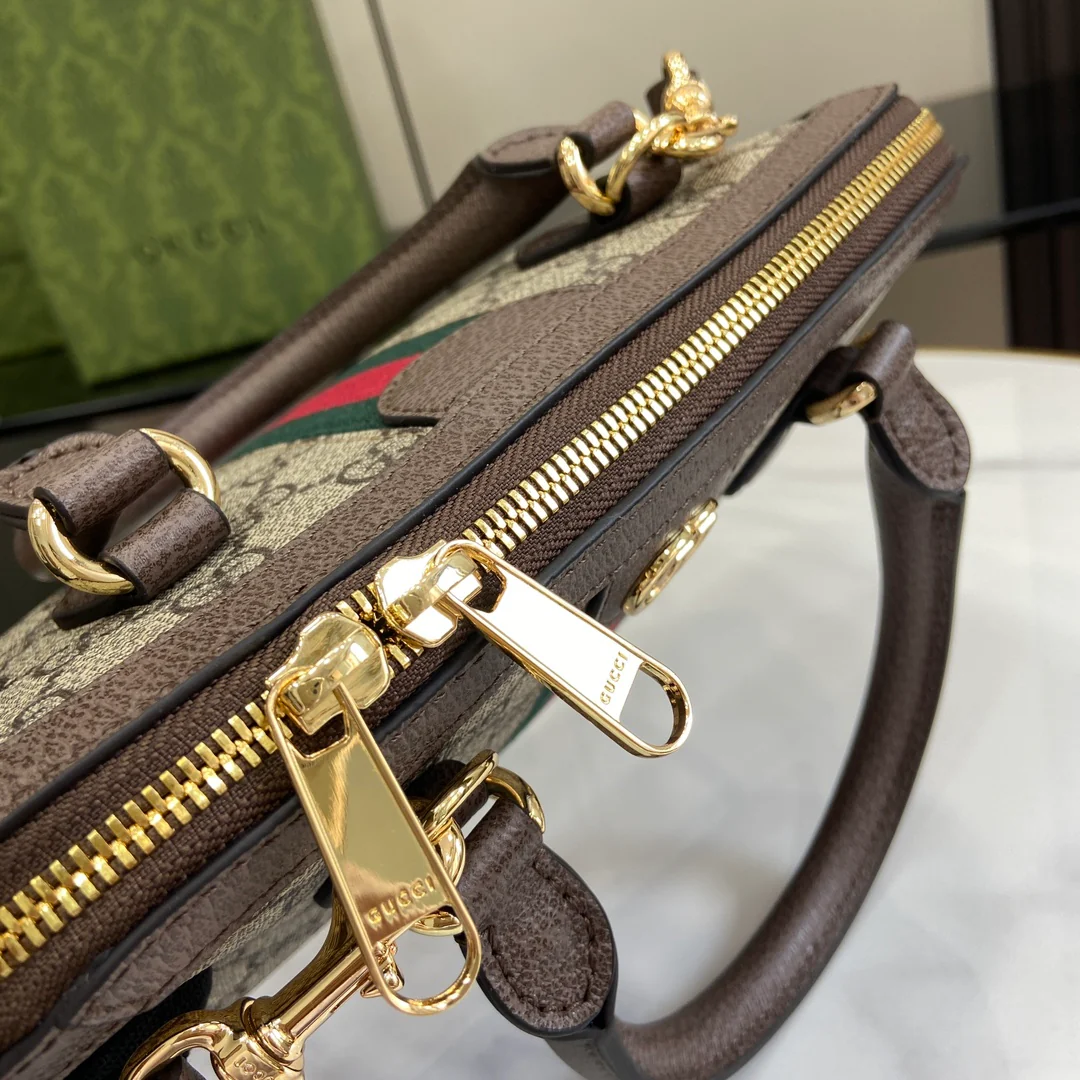 Маленькая сумочка из серии Gucci-Ophidia