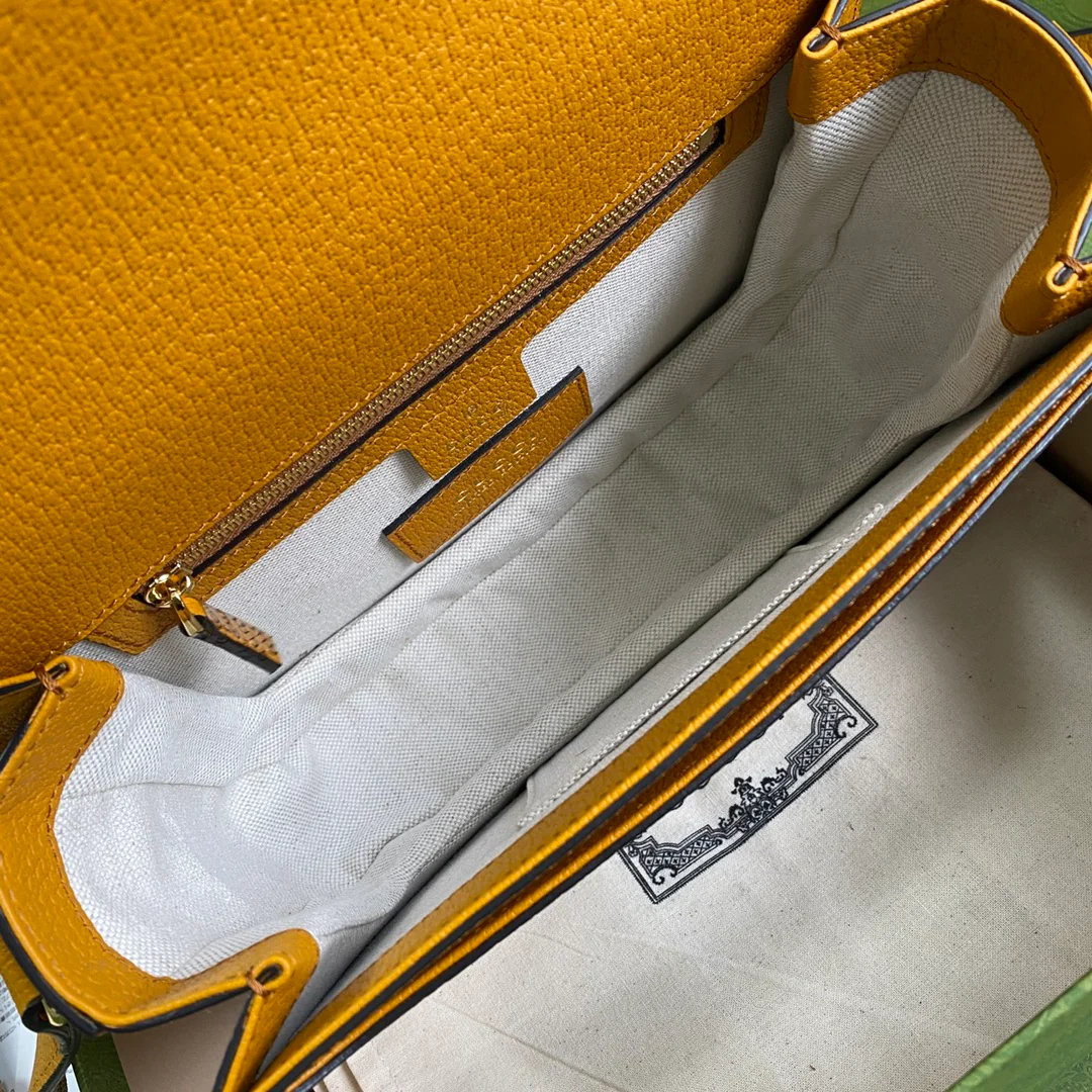 Сумка-седло Gucci в стиле 