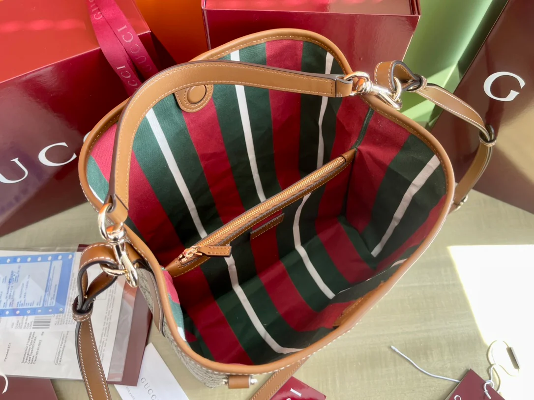 Маленькая сумка через плечо Gucci 2025 из коричневой кожи - коричневая