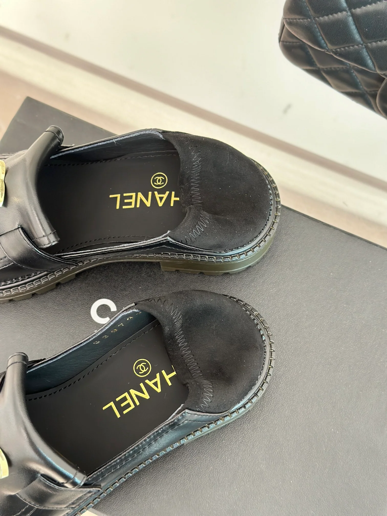 Новинка Chanel 2023 года - Рюкзак с пряжкой - Лоферы без шнурков с ромбовидным узором