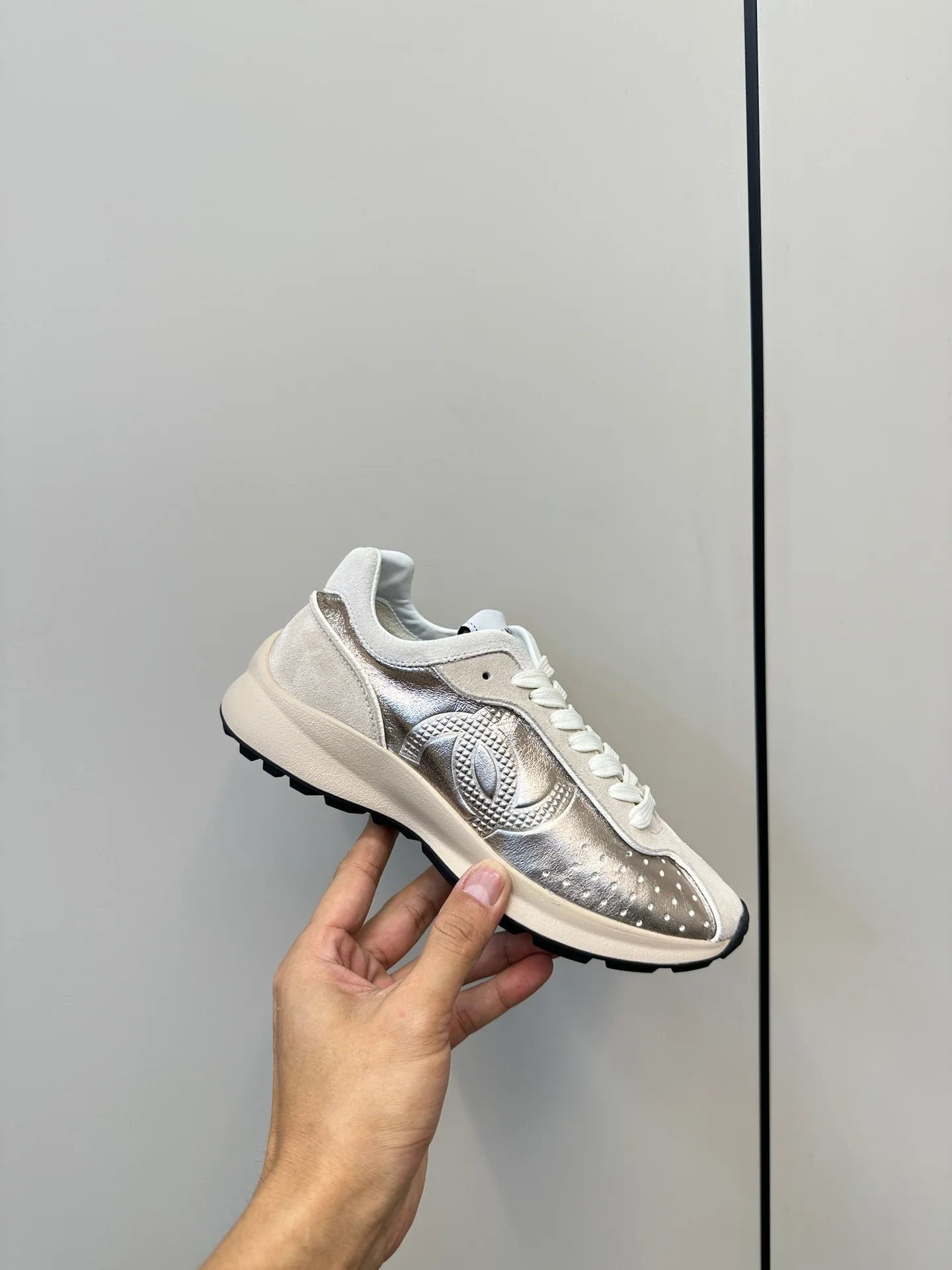 Повседневные туфли Chanel 2025 - золотистые