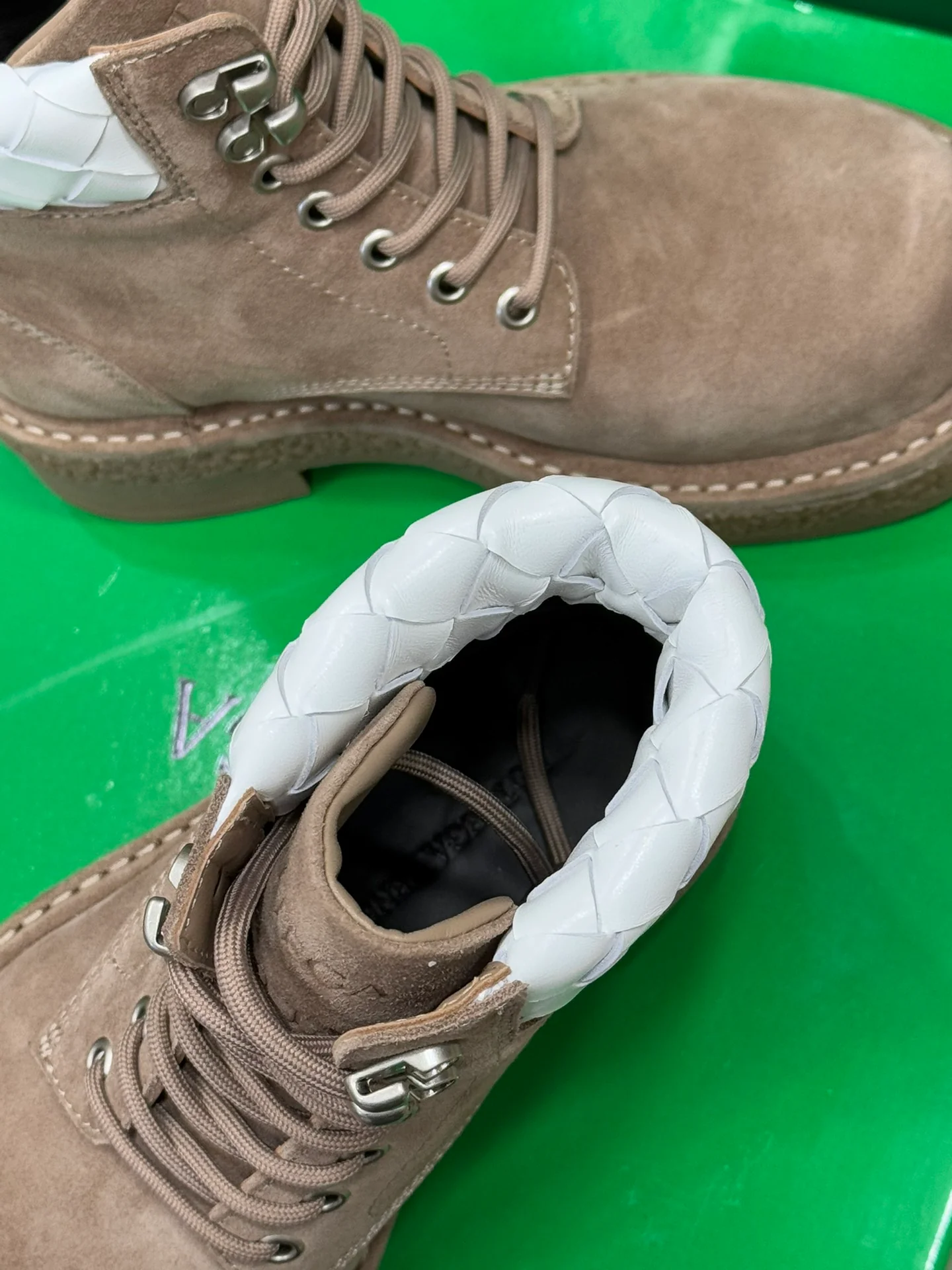 Замшевые ботинки BV-2024 в клетку - темно-коричневые