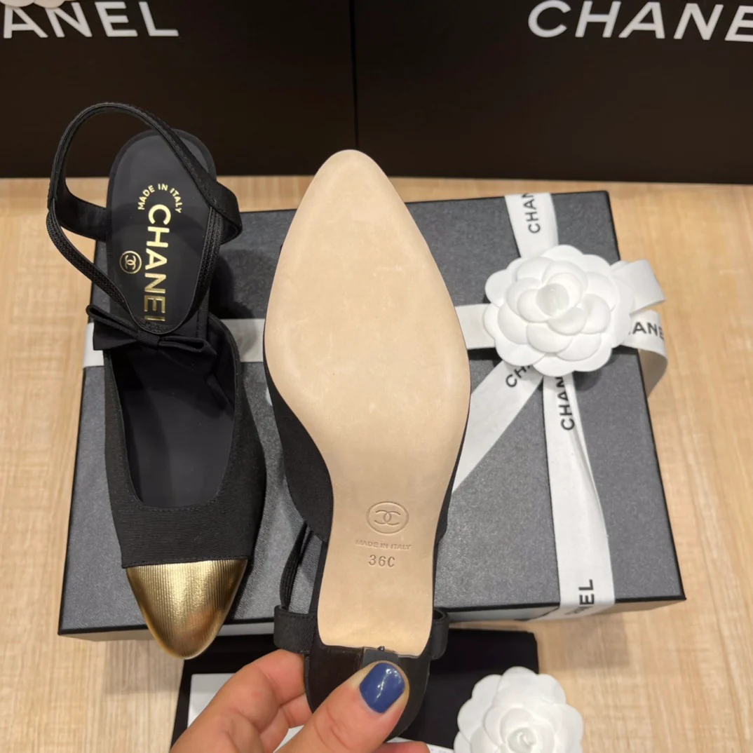 Chanel - Туфли на закрытом каблуке