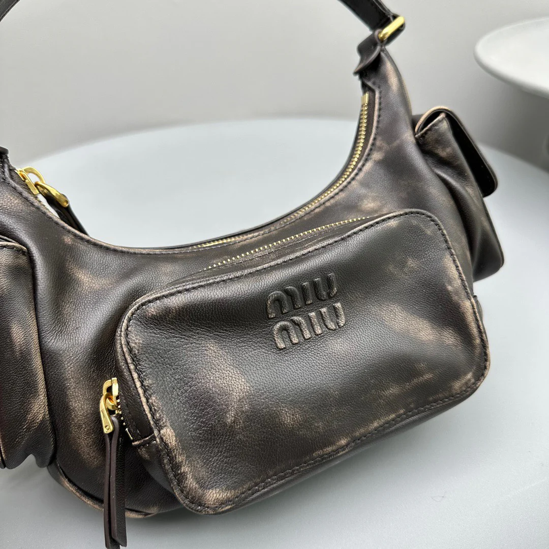 Сумка-карман Miu Miu из кожи наппа — винтажный коричневый