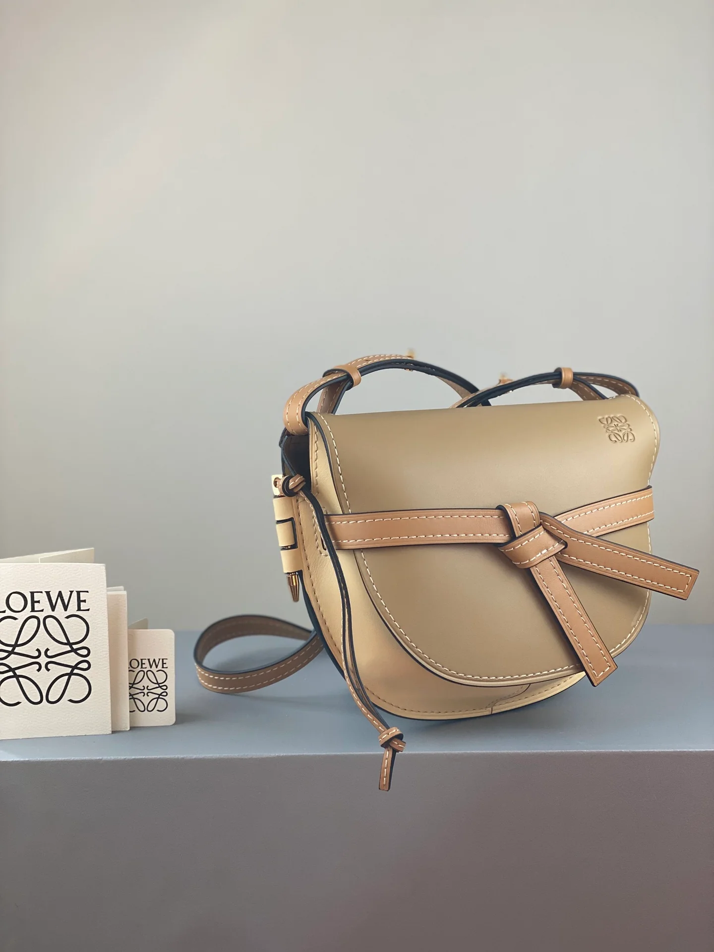 Loewe-gate-small-20x19x11-5-cm-13