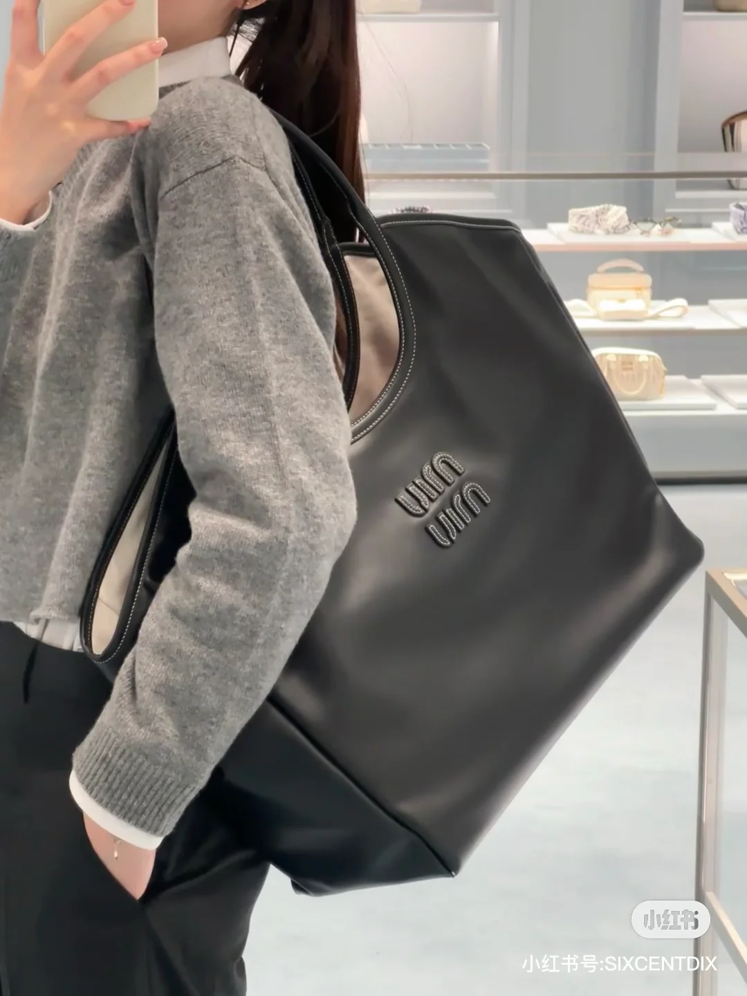 Сумка-тоут Miu Miu Ivy - Большая - Изготовлена ??из натуральной кожи, черная