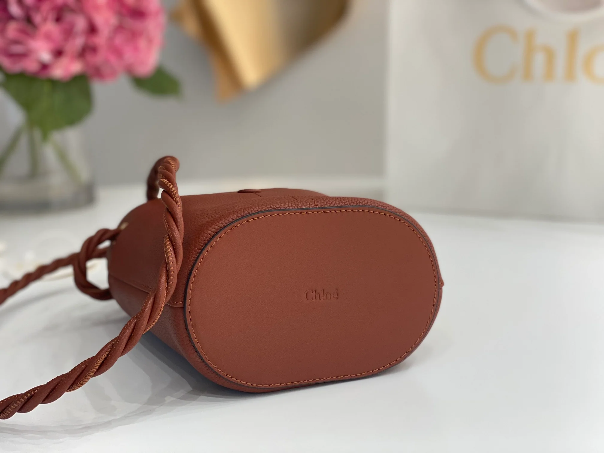 Сумка-ведро Chloe-key - коричневая, полностью кожаная.