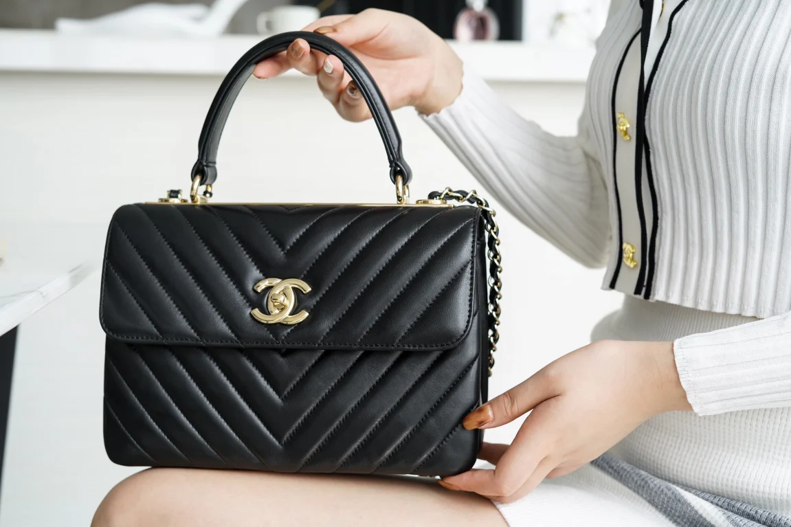 Chanel Trendy CC V Classic Black - 25cm