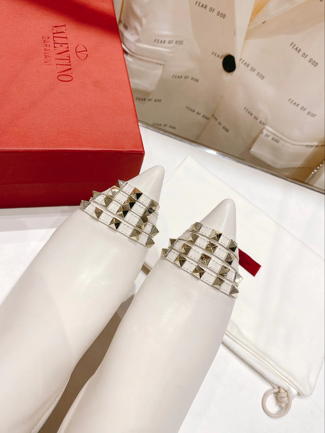 Сапоги-шпильки Valentino с заклепками - белые