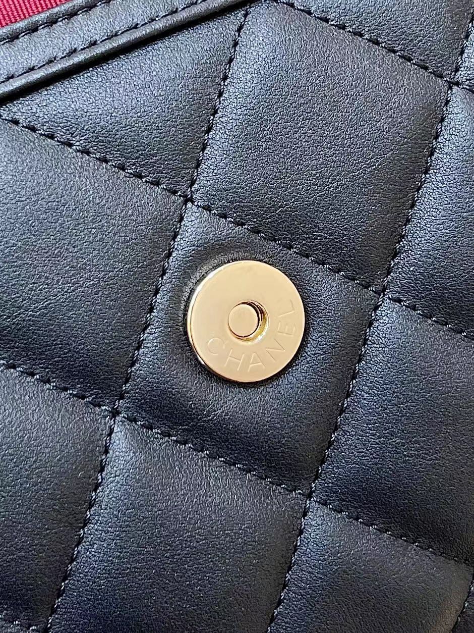 Сумка-хобо Chanel через плечо - черная