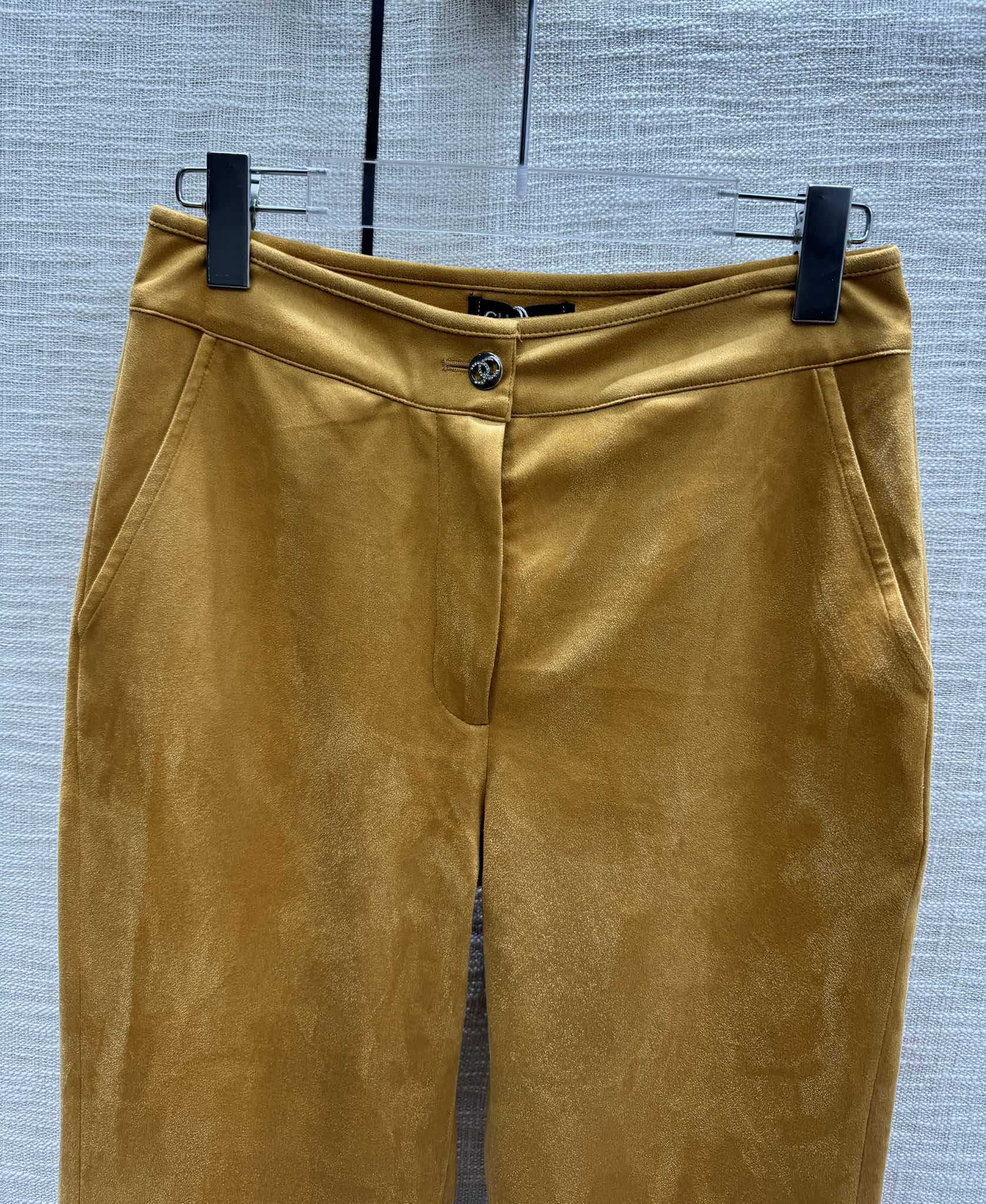 Повседневные брюки прямого кроя Chanel 2403 из экологически чистой искусственной замши