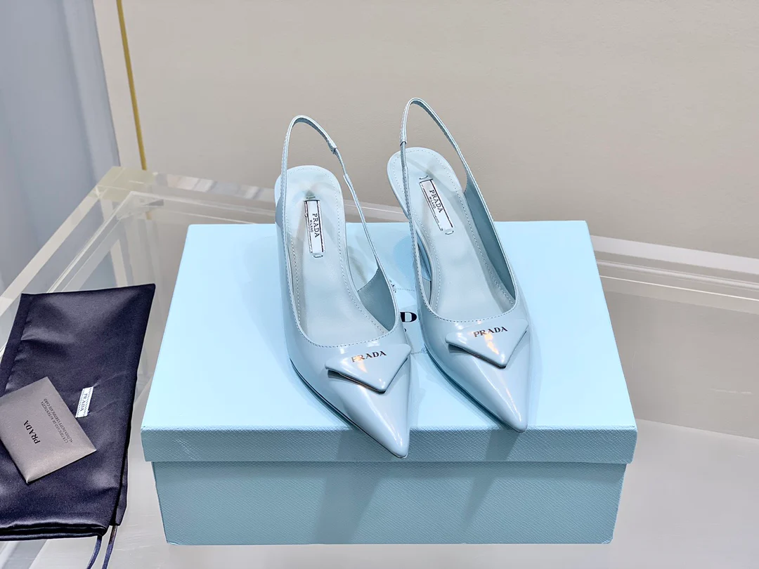 Prada - Синие туфли на низком каблуке