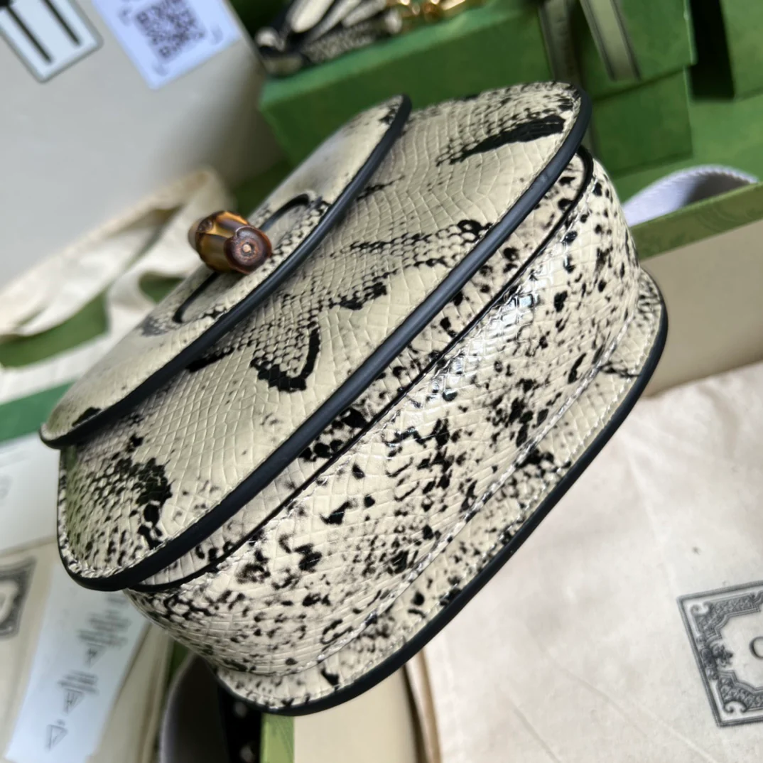 Мини-сумка Gucci Bamboo Saddle Bag 17x12x7-5cm-1