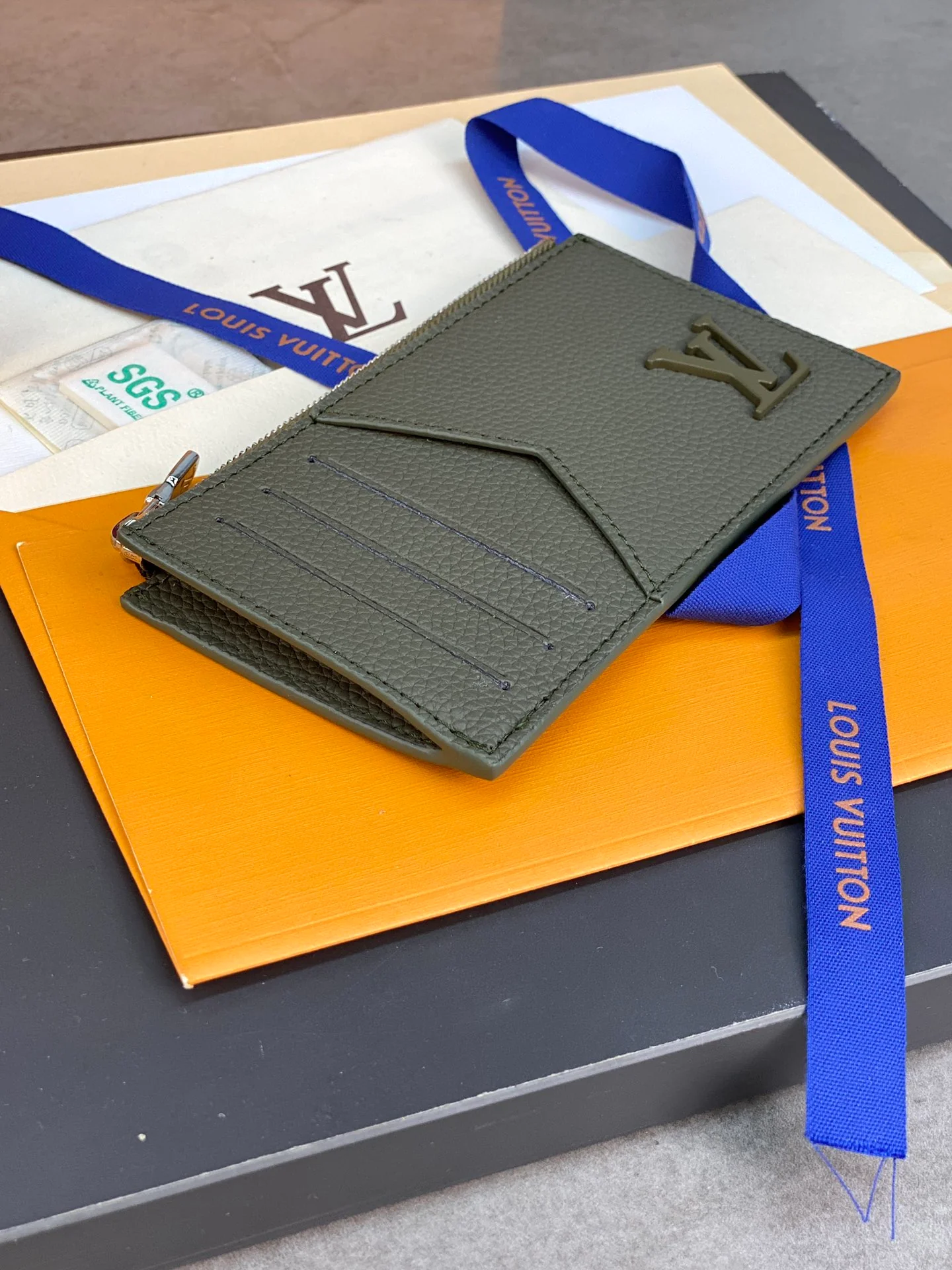 LV-m82068-держатель для монет и карт-зеленый