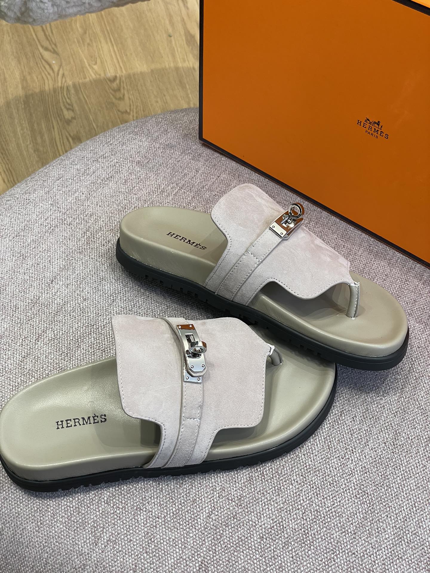 Сандалии-шлепанцы на платформе Hermes